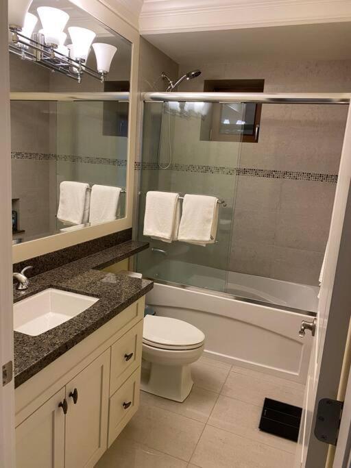 Spacious Modern New Suite Vancouver Eksteriør billede