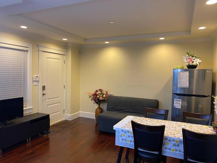 Spacious Modern New Suite Vancouver Eksteriør billede